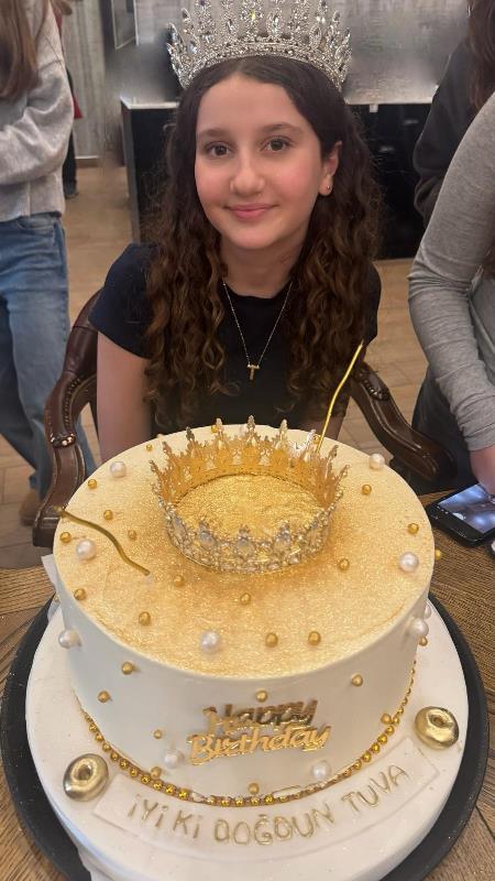 Benan Kurtulu��un K�z�  Tuva Saraç�tan 12. Ya�a Çifte Kutlama 